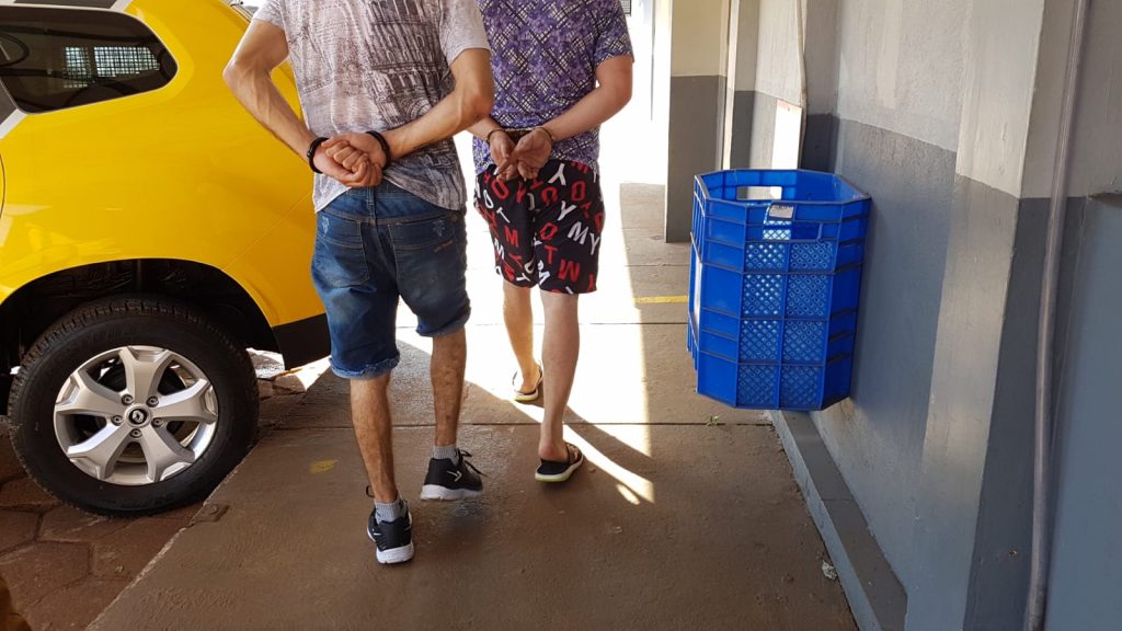Quatro envolvidos em confusão que terminou com jovem baleada na Rua Medianeira são levados a 15ª SDP