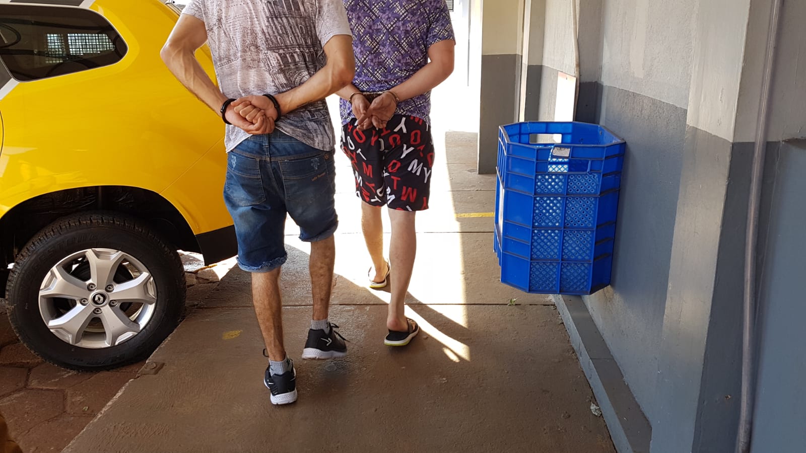 Quatro envolvidos em confusão que terminou com jovem baleada na Rua Medianeira são levados a 15ª SDP
