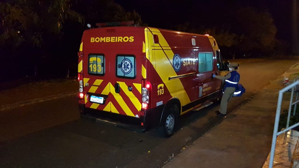 Homem fica ferido após ser esfaqueado em bar no Bairro Santa Cruz