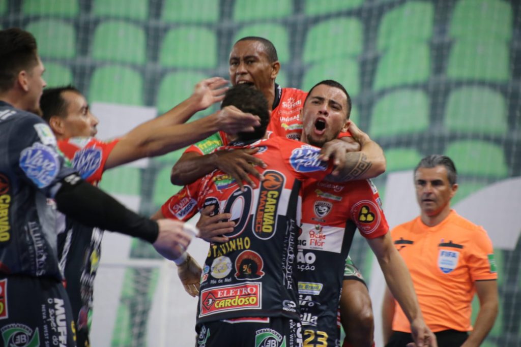 Cascavel Futsal dá a largada na Taça Brasil de Futsal com goleada