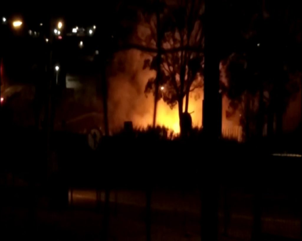 Incêndio ambiental assusta moradores na região do Bairro XIV de Novembro