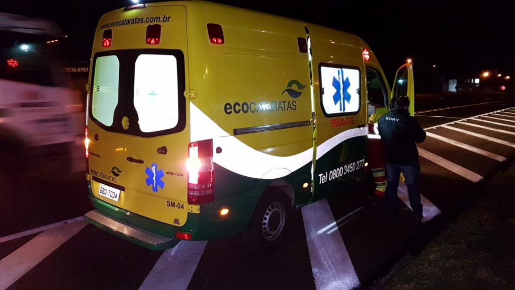 Queda de moto deixa mulher de 47 anos ferida na BR-277, perto do viaduto Carelli