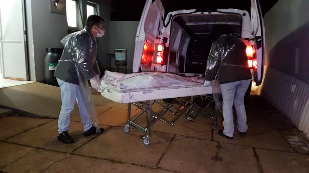 Corpo de Vanderlei Bernardo, vítima de homicídio, é liberado do IML