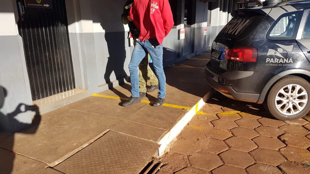 BPFron flagra passageiro de ônibus com 4,5 kg de maconha em Cascavel