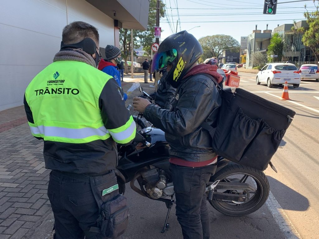 Para motociclistas, área de espera garante distanciamento seguro de veículos maiores, contudo, requer respeito para funcionar