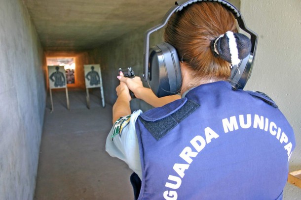 Guardas Municipais têm credenciamento da PF para instrução de armamento e tiro Imagem referente a Guardas Municipais têm credenciamento da PF para instrução de armamento e tiro