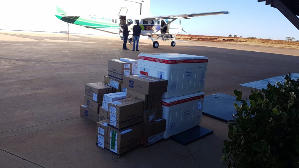 32ª remessa de vacinas contra a Covid-19 chega ao aeroporto de Cascavel
