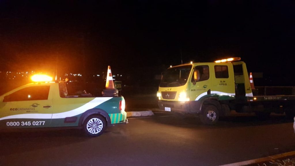 Carro e moto colidem no Trevo da Portal; Ecocataratas foi mobilizada
