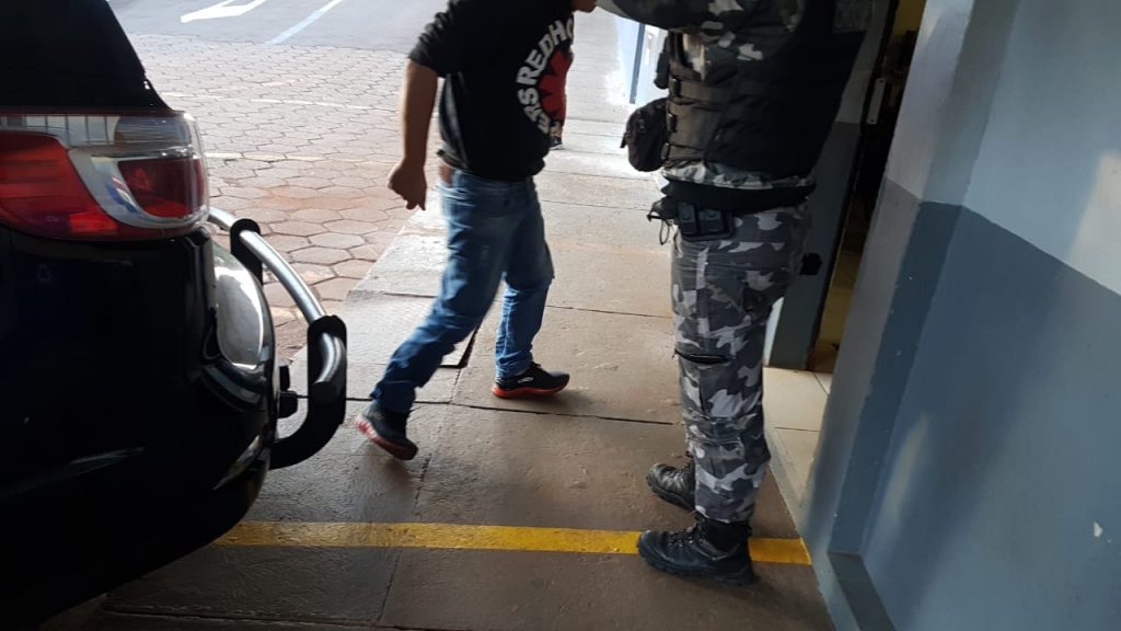 Procurado por crime de roubo é localizado e preso pelo Pelotão de Choque no Tarumã