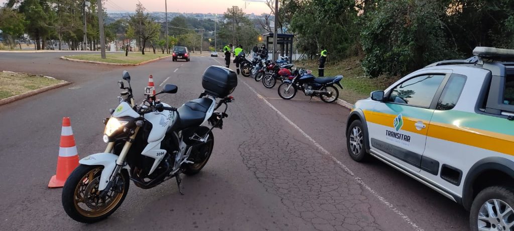 Seis motos são recolhidas e 20 notificações lavradas em ação de trânsito na Região do Lago