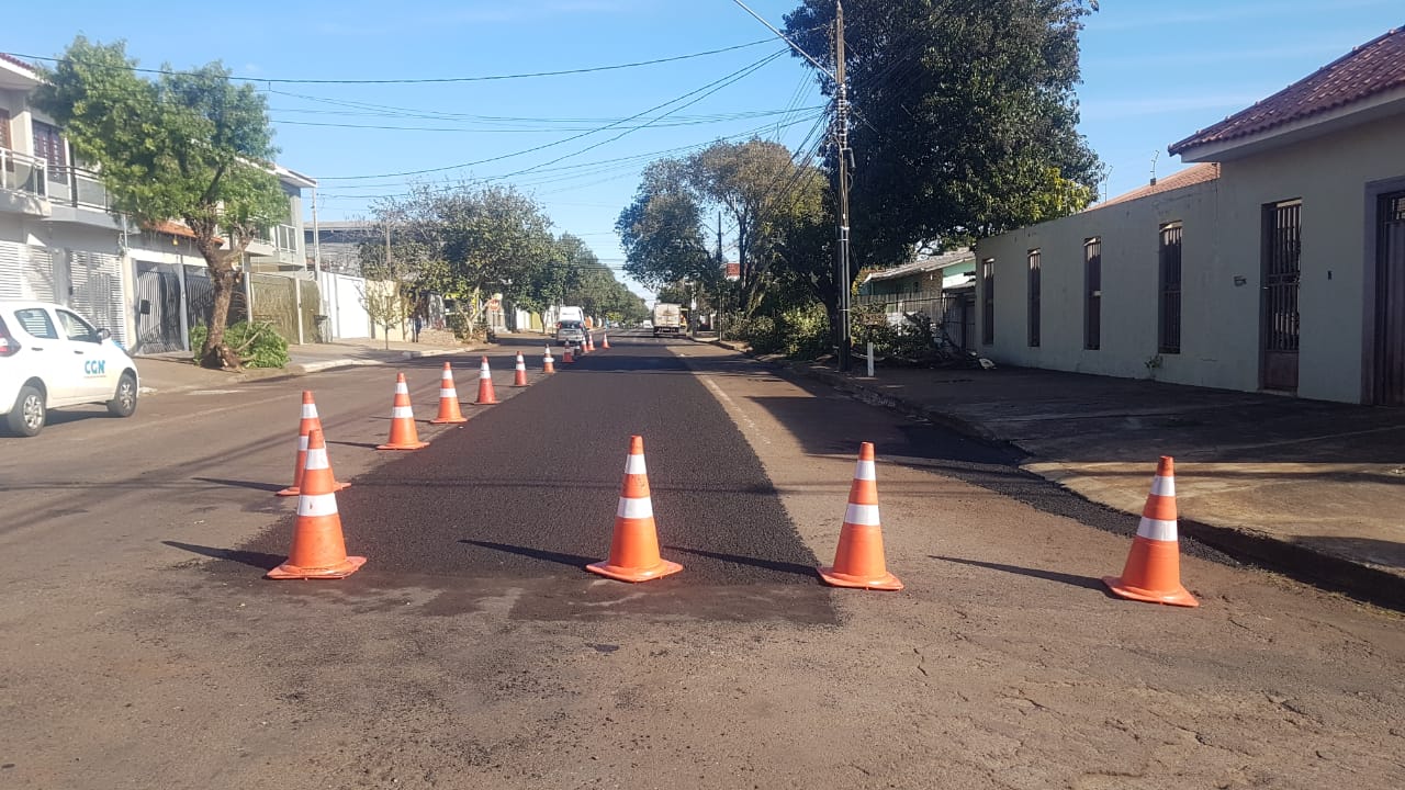 Trecho da Rua Souza Naves é parcialmente interditado para manutenção do asfalto Imagem referente a Trecho da Rua Souza Naves é parcialmente interditado para manutenção do asfalto