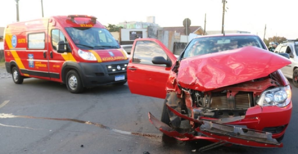 Ponta Grossa: Palio tem a frente destruída em acidente de trânsito