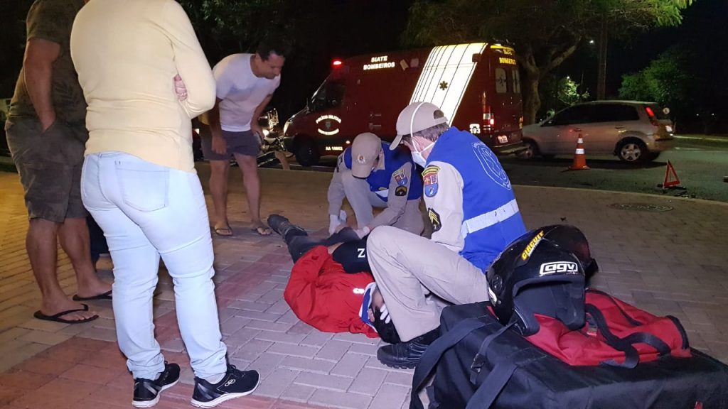 Entregador fica ferido em acidente de trânsito no Bairro Parque Verde