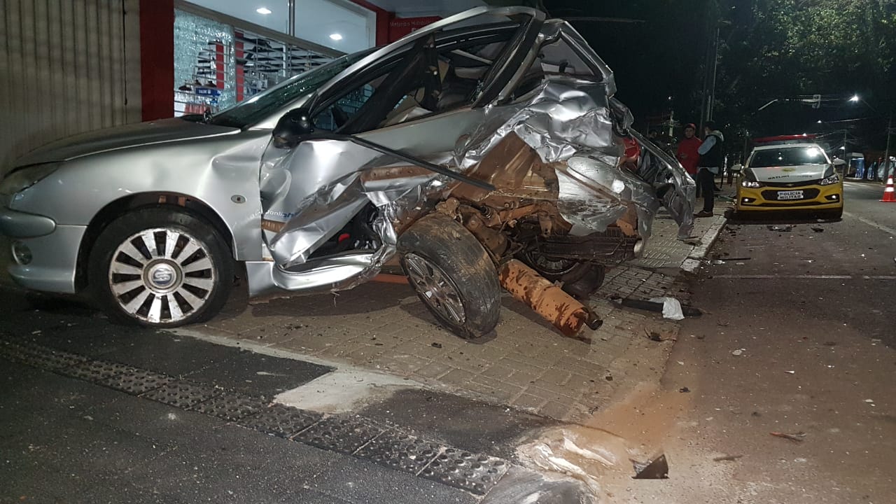 Motorista de veículo Polo que se envolveu em racha é liberado da prisão após pagar fiança
