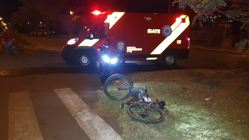 Idoso com bicicleta se envolve em colisão com moto no Bairro Brasília