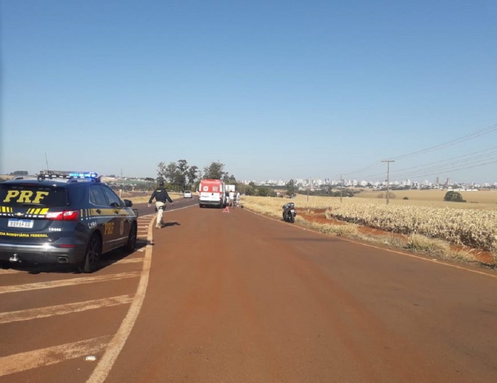 Colisão entre carro e moto é registrada na BR-467, em Cascavel