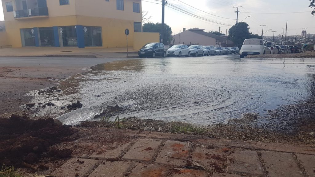 Manutenção de rede de água é realizada no Santo Onofre; região ficou temporariamente desabastecida