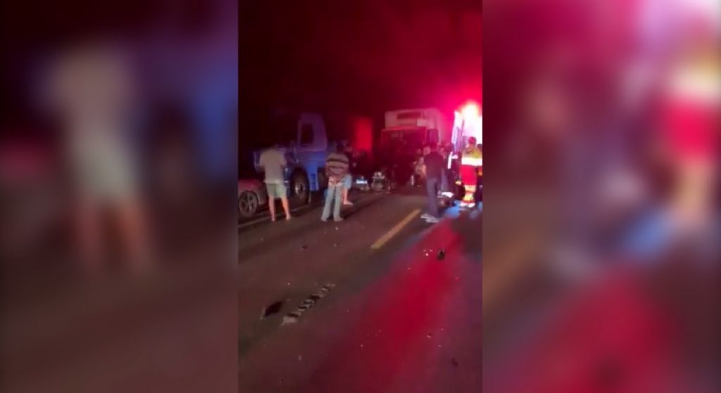 Vídeos mostram correria e destruição em grave acidente com morte na BR-277 em Guaraniaçu