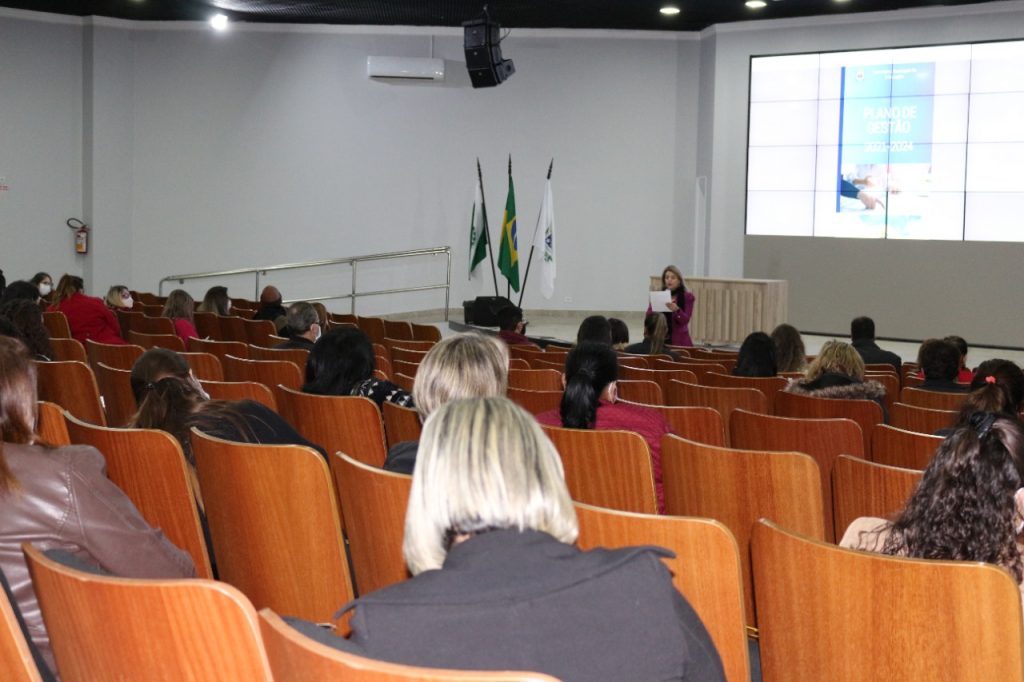Semed orienta diretores de Escolas e Cmeis sobre a resolução 735/2021