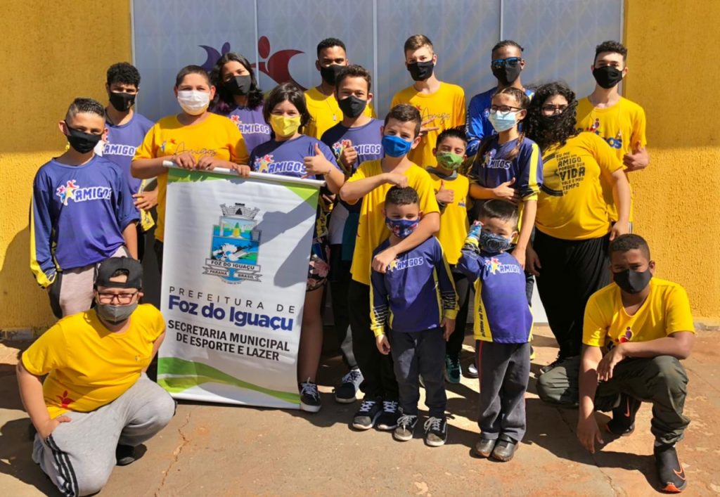 Projeto social motiva crianças e adolescentes de Foz à prática do bicicross