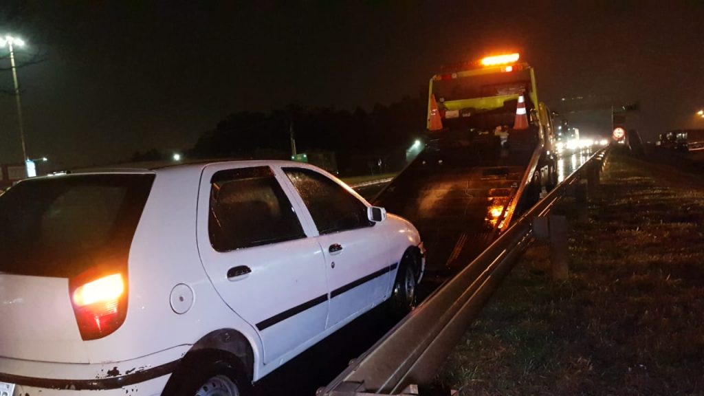 Após colisão de trânsito na BR-277, motorista de Palio é detido pela PRF
