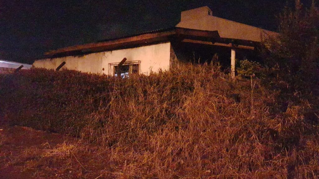 Princípio de incêndio é registrado em imóvel no Bairro Santa Cruz
