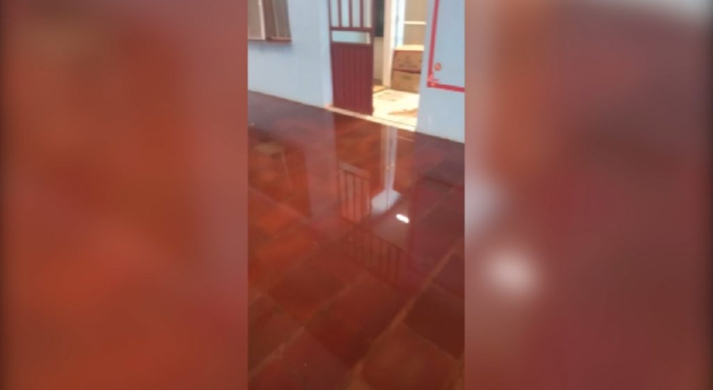 Escola Municipal que passa por obras no Bairro Pacaembu fica alagada; Prefeitura se posiciona sobre o caso