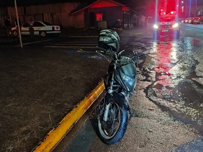 Motociclista sofre fraturas após acidente de trânsito no Jardim Panorama Imagem referente a Motociclista sofre fraturas após acidente de trânsito no Jardim Panorama