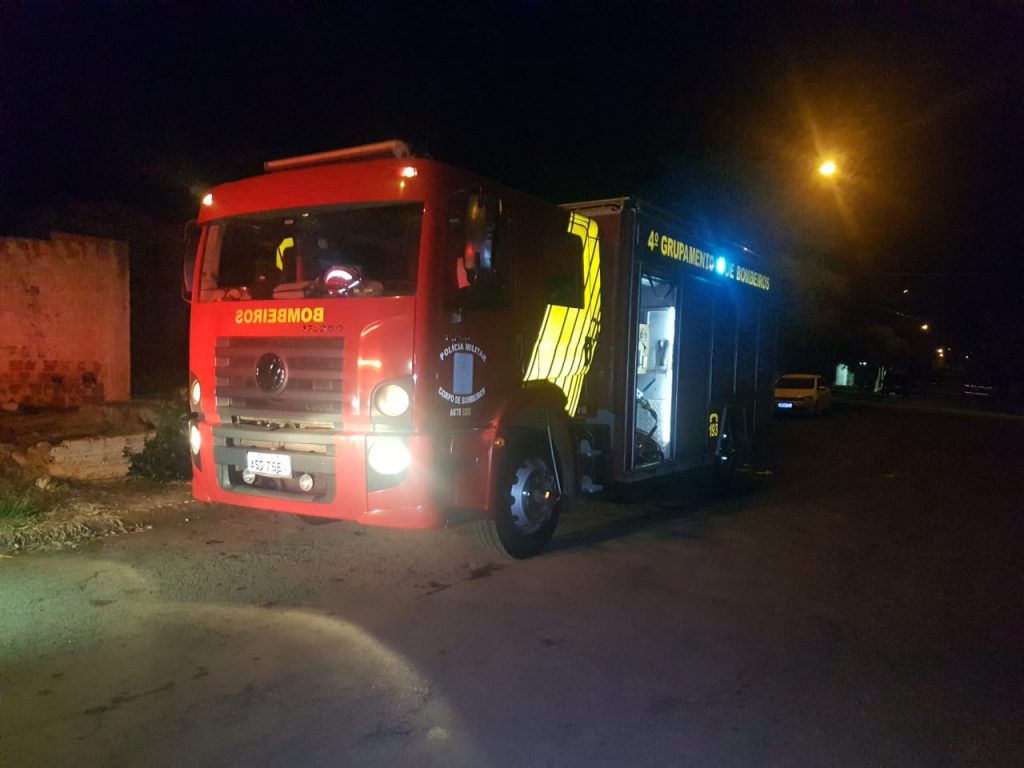 Terceiro incêndio é registrado neste domingo (15), sendo desta vez em uma residência no Bairro São Cristóvão
