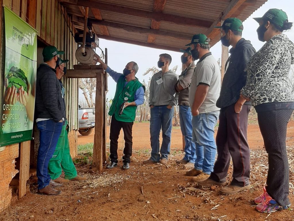 Curso de Manejo e Ordenha é concluído por produtores de leite e derivados