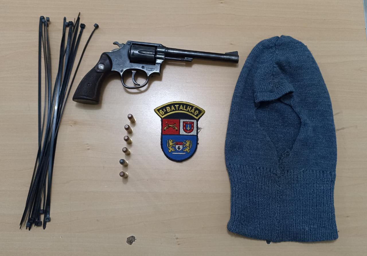 Polícia Militar de Vera Cruz do Oeste inibe a atuação de criminosos que planejavam assalto Imagem referente a Polícia Militar de Vera Cruz do Oeste inibe a atuação de criminosos que planejavam assalto