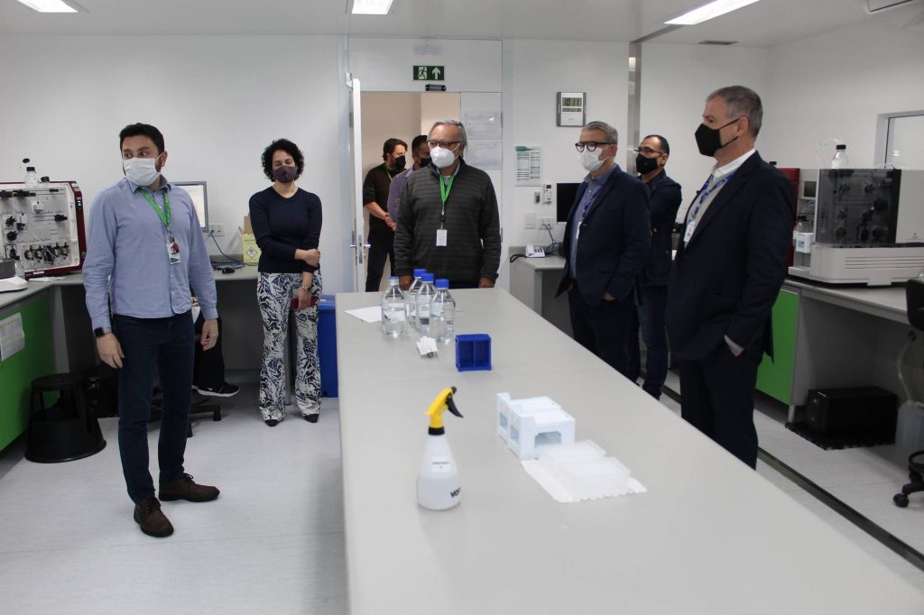 Tecpar moderniza complexo laboratorial em parceria com o Instituto de Biologia Molecular do Paraná Tecpar moderniza complexo laboratorial em parceria com o Instituto de Biologia Molecular do Paraná