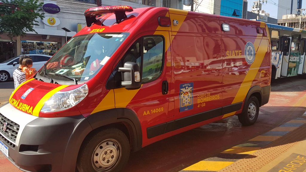 Jovem torce o tornozelo ao descer de ônibus e Siate é mobilizado ao Centro