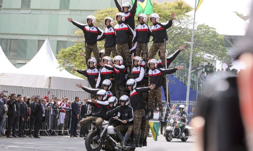 Defesa suspende realização de desfile cívico-militar em 7 de setembro Defesa suspende realização de desfile cívico-militar em 7 de setembro