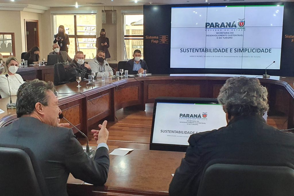 Governo e municípios discutem soluções para a gestão dos resíduos sólidos Governo e municípios discutem soluções para a gestão dos resíduos sólidos