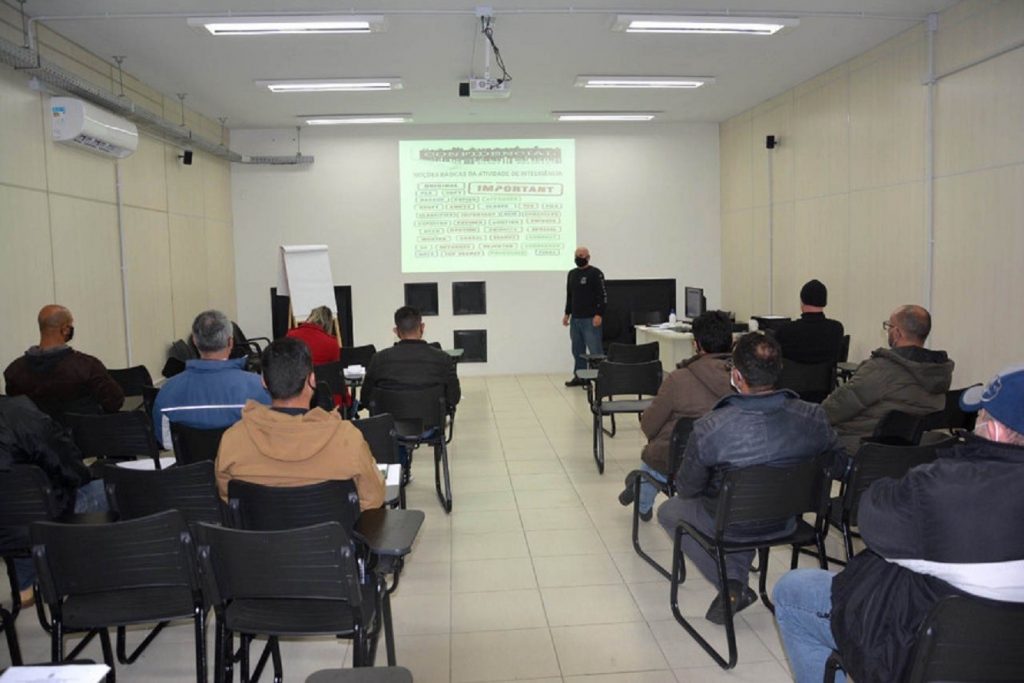 Agentes que atuam nas unidades prisionais participam de curso de Inteligência Penitenciária Agentes que atuam nas unidades prisionais participam de curso de Inteligência Penitenciária