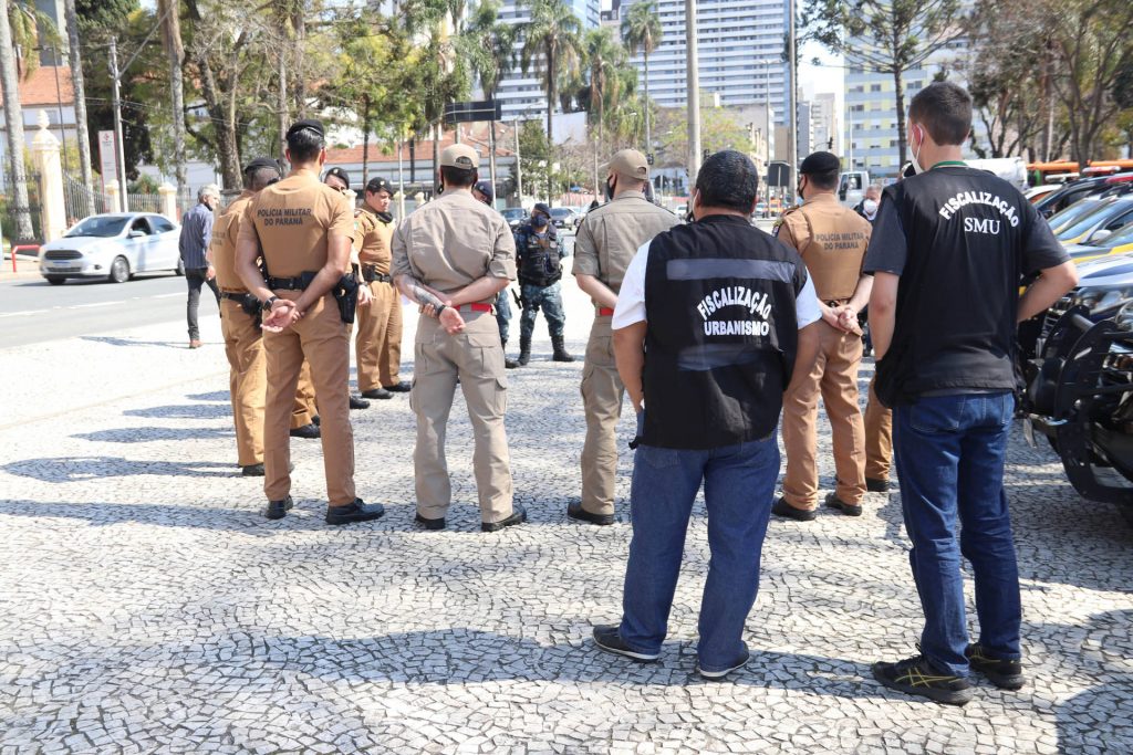 Pousadas e hotéis de alta rotatividade de Curitiba são alvo da operação Centro Seguro da PM Pousadas e hotéis de alta rotatividade de Curitiba são alvo da operação Centro Seguro da PM