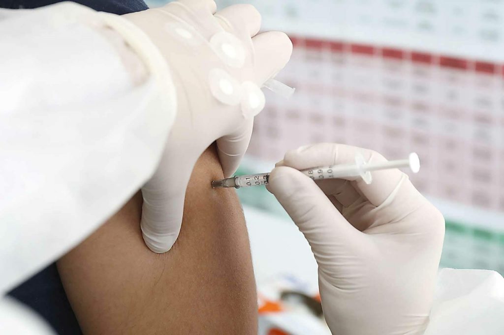 Brasileiros são os que mais valorizam vacinação, mostra estudo