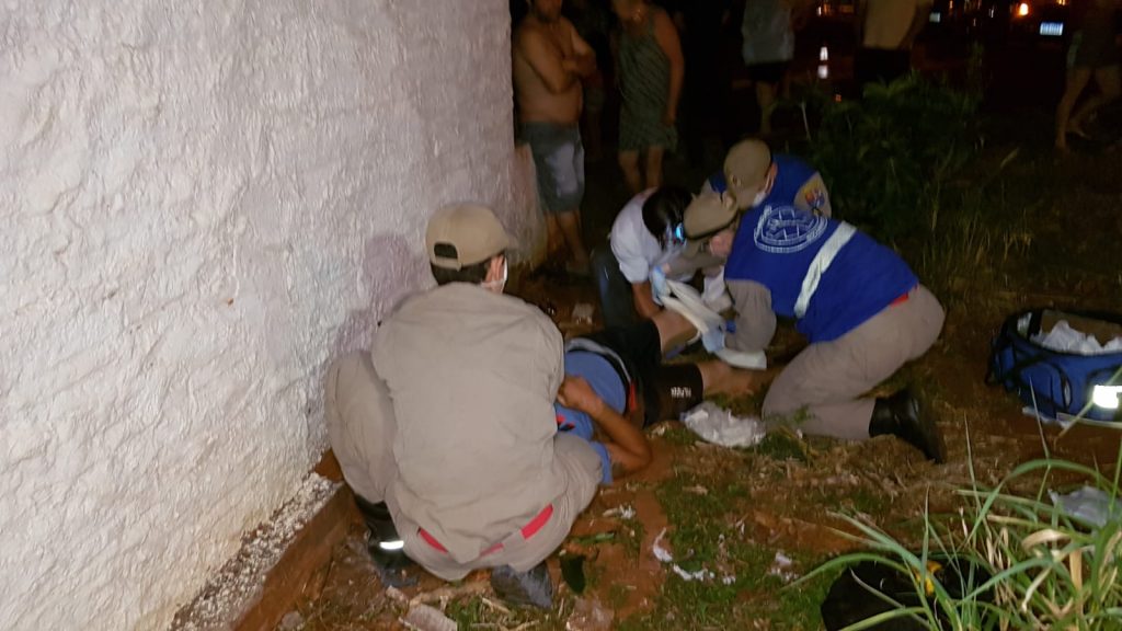 Motociclista quebra a perna em acidente de trânsito no Jardim Veneza