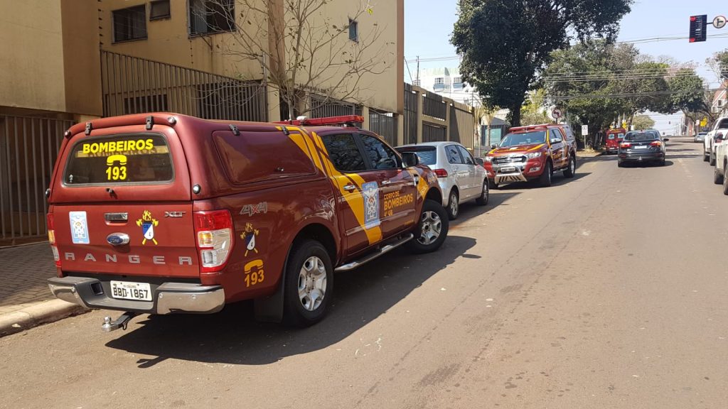 Socorristas tentam salvamento, mas apenas constatam morte de mulher em apartamento na Rua Vicente Machado