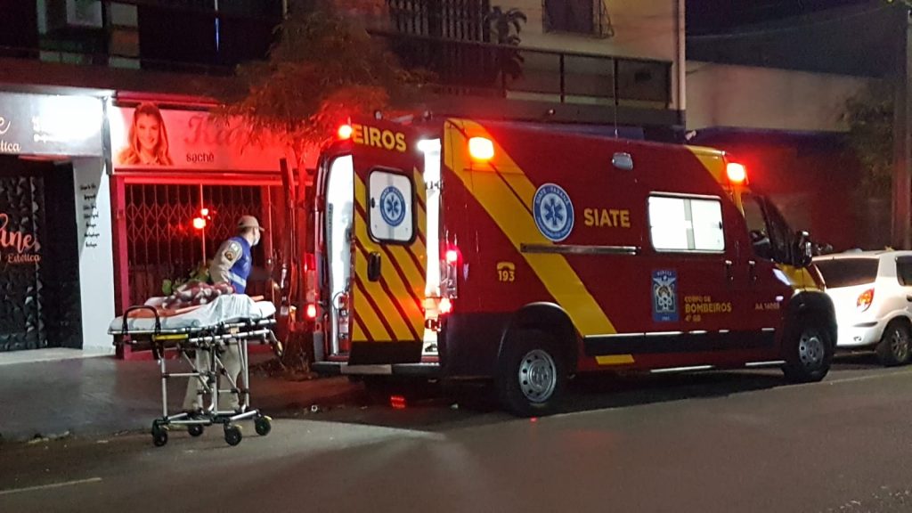 Idosa de 82 anos tem suspeita de luxação na perna após cair dentro de casa no Bairro Neva