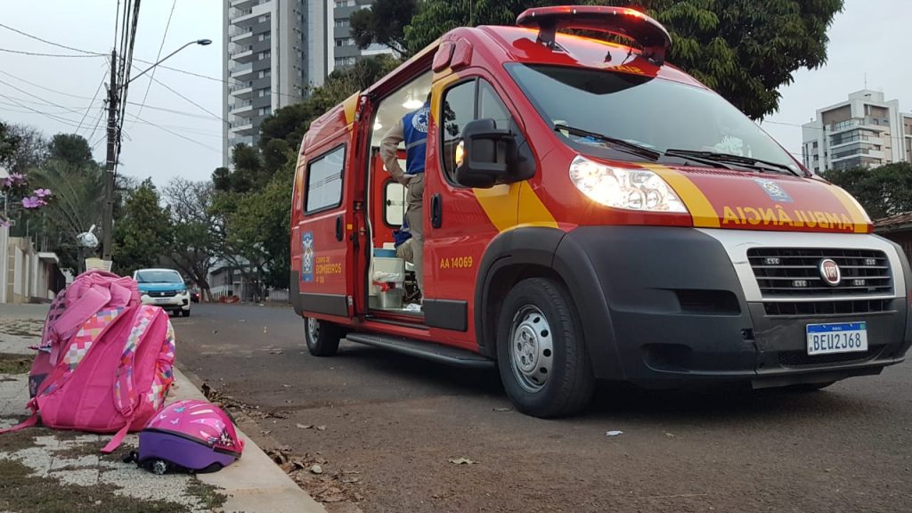 Criança fica ferida em incidente com bicicleta na Rua Rafael Picoli, no Centro