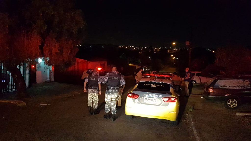 Homem agride mulher e é preso pela Polícia Militar no Bairro Parque São Paulo
