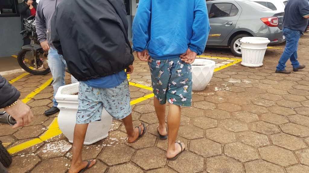 Polícia Civil detém dupla e recupera Gol furtado na Rua Vicente Machado, no Centro