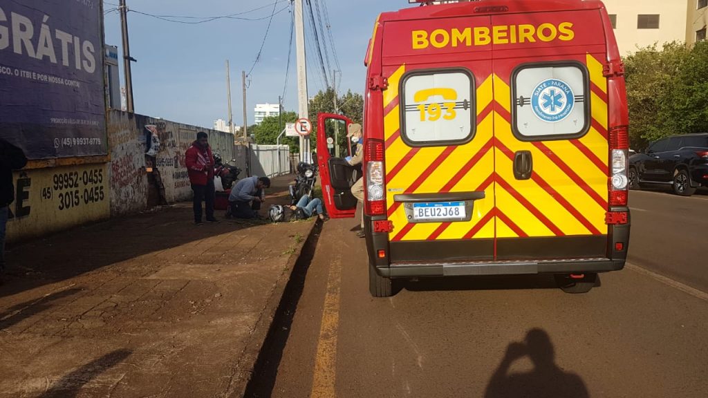 Motociclista fica ferido em acidente de trânsito na Rua Recife, no Centro