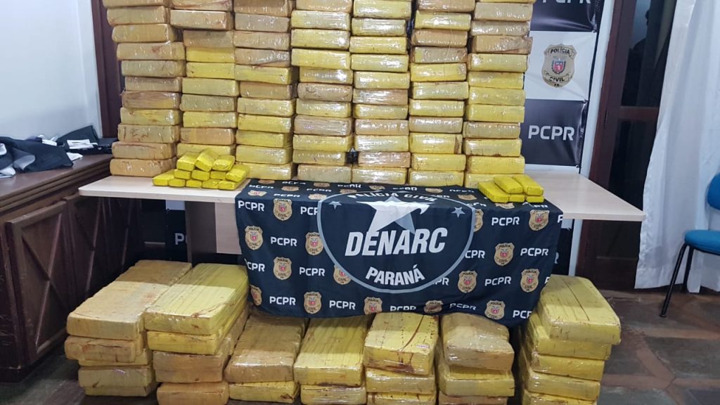 Policiais da Denarc e PRF realizam grande apreensão de drogas após abordagem na BR-277