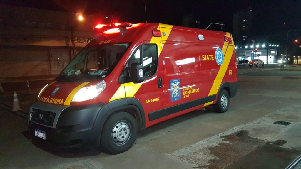 Após queda de bicicleta na Av. Brasil, homem quebra o dente