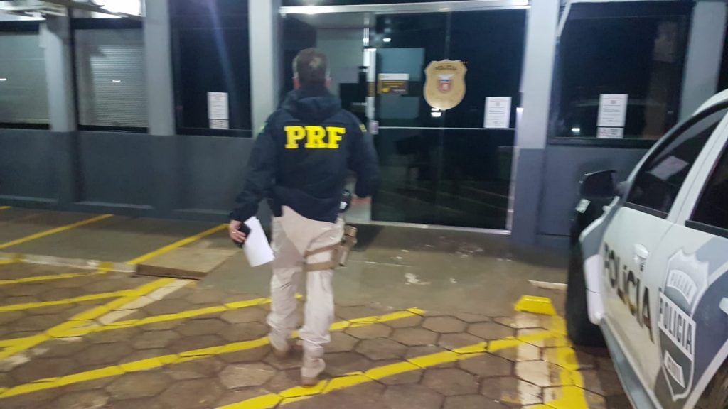 Motorista de veículo Vectra é preso com 46 quilos de maconha