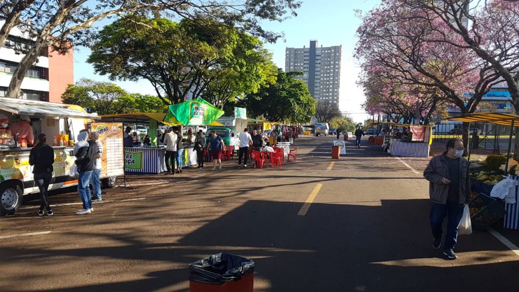 Cascavelenses aproveitam domingo ensolarado para prestigiar a Feira do Produtor