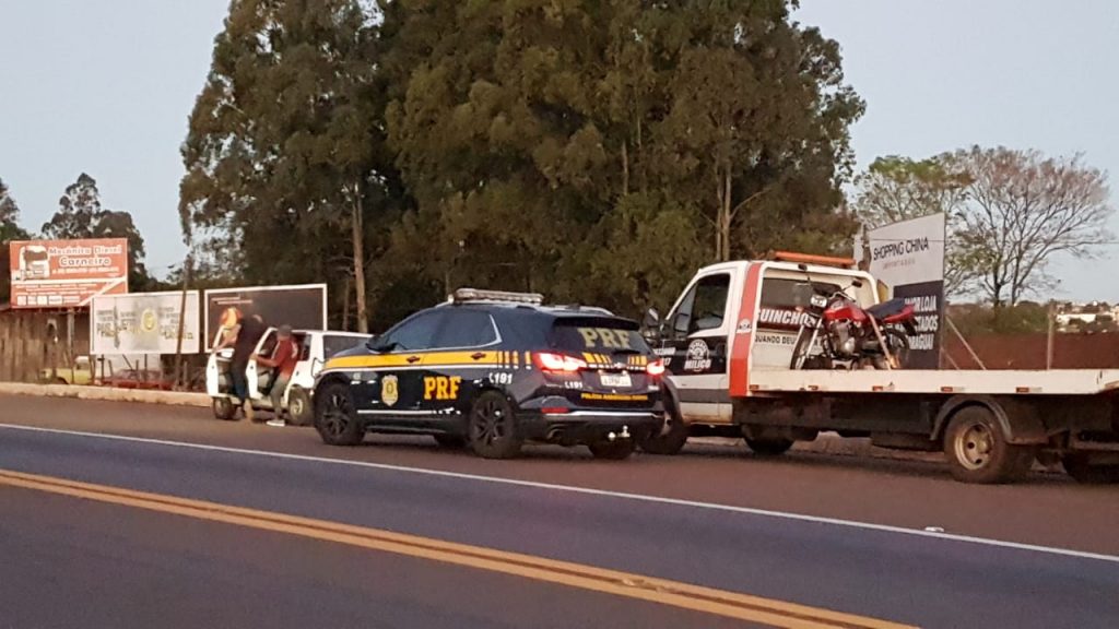 Motocicleta é apreendida pela PRF na BR-277, perto do Trevo da Portal